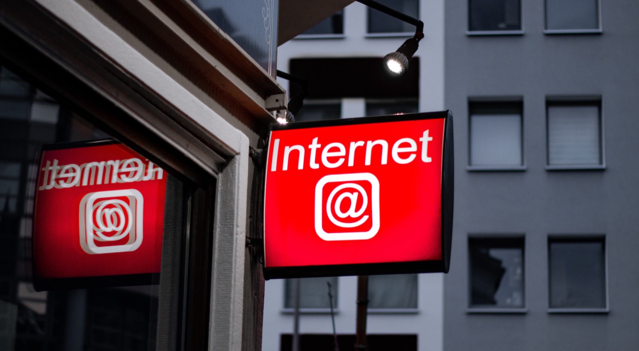 This recipe is about the dig command in Unix and some useful examples /featuredimages/usefuldigcommand.jpg